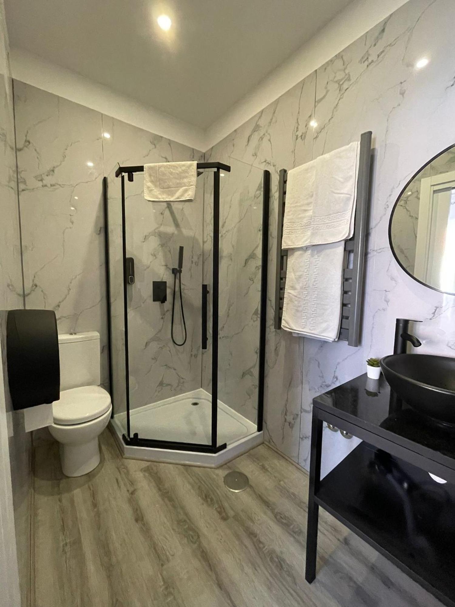 Couette-café 100 Contos 2*